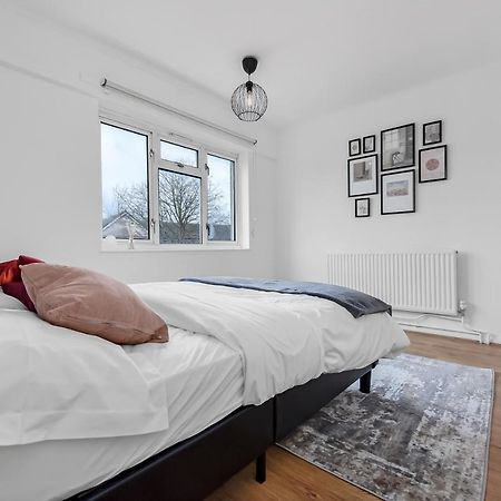 Stylish Excel 3 Bedroom Flat London Eksteriør billede