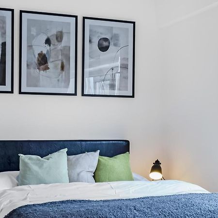 Stylish Excel 3 Bedroom Flat London Eksteriør billede