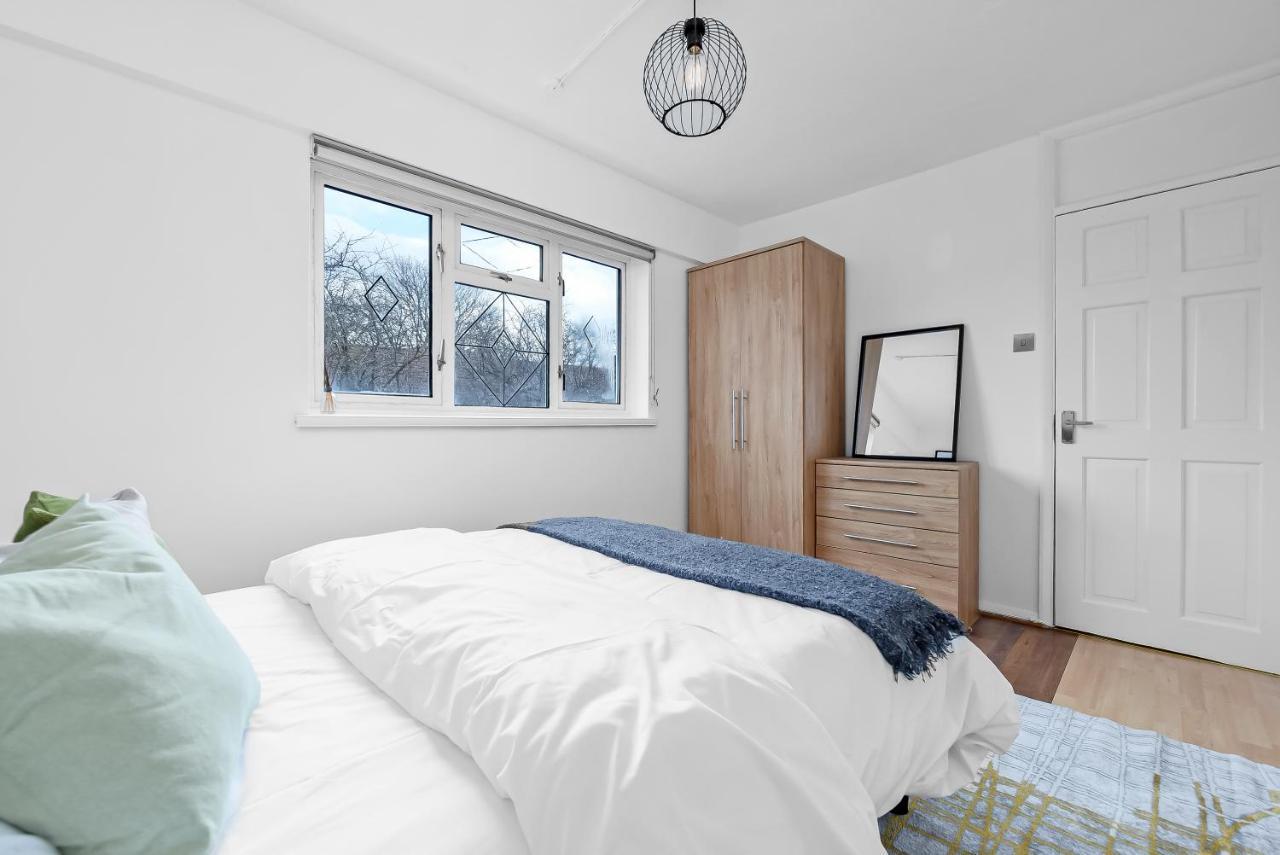 Stylish Excel 3 Bedroom Flat London Eksteriør billede