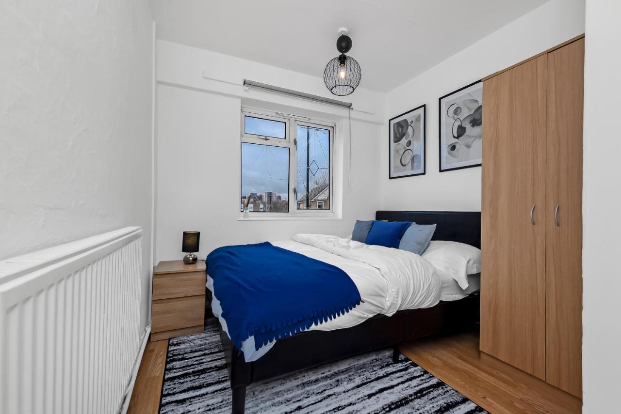 Stylish Excel 3 Bedroom Flat London Eksteriør billede